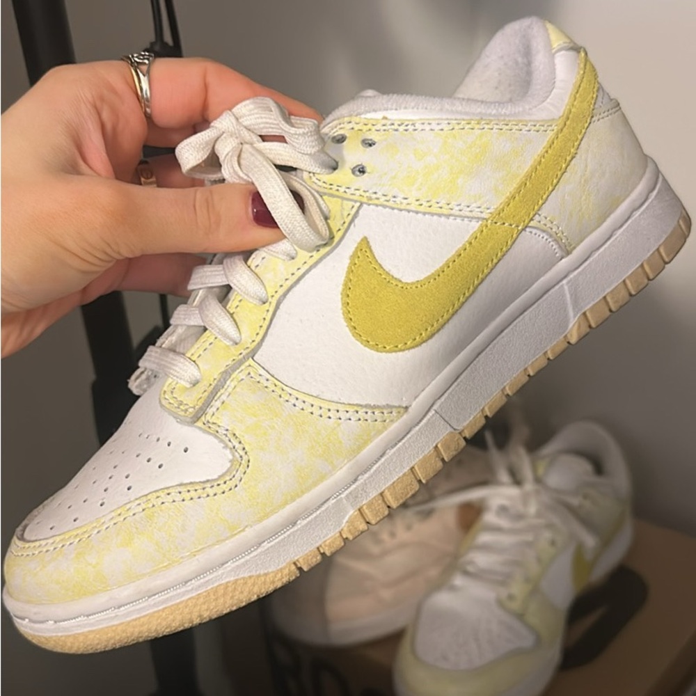 Nike White and Yellow Low-Top Sneakers